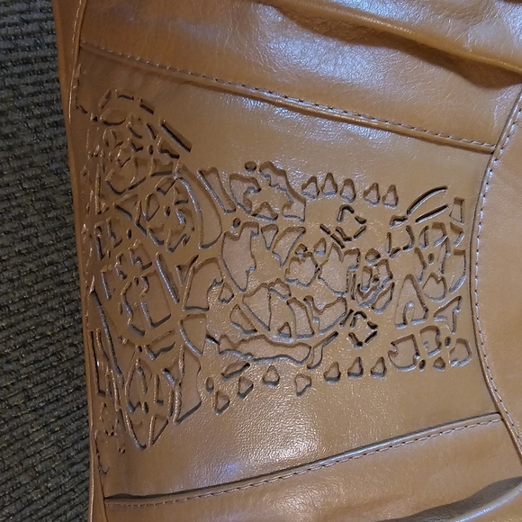 Free Endearment Kristel Crossbody Clutch Leather NWOT - Picture 9 of 14